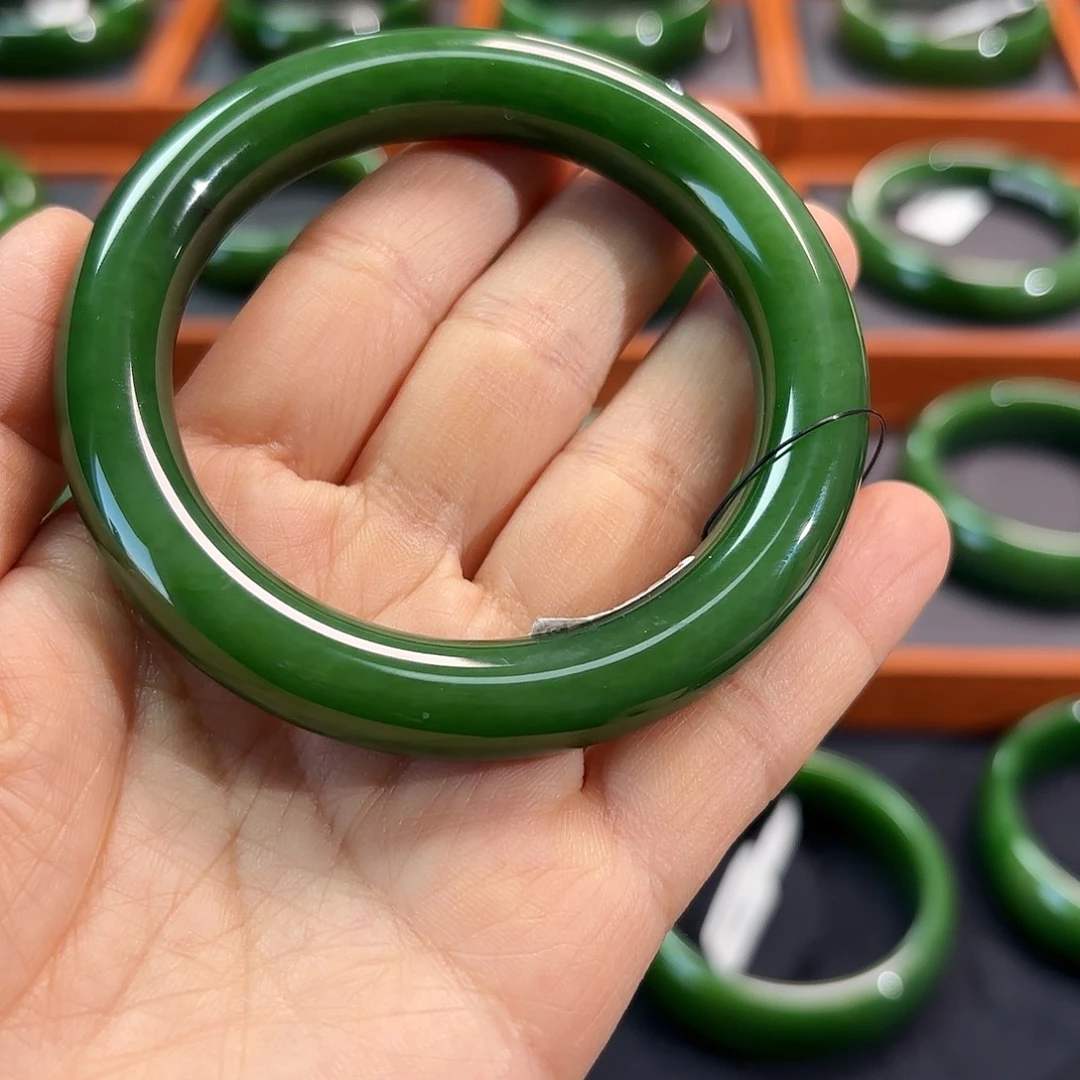 和田玉（碧玉）未镶嵌手镯