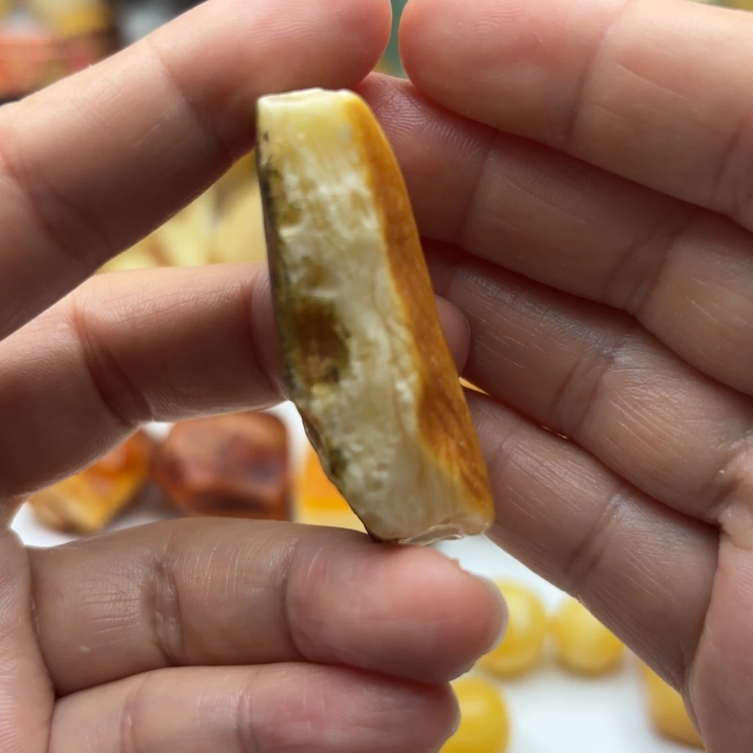 定制琥珀未镶嵌M***主琥珀