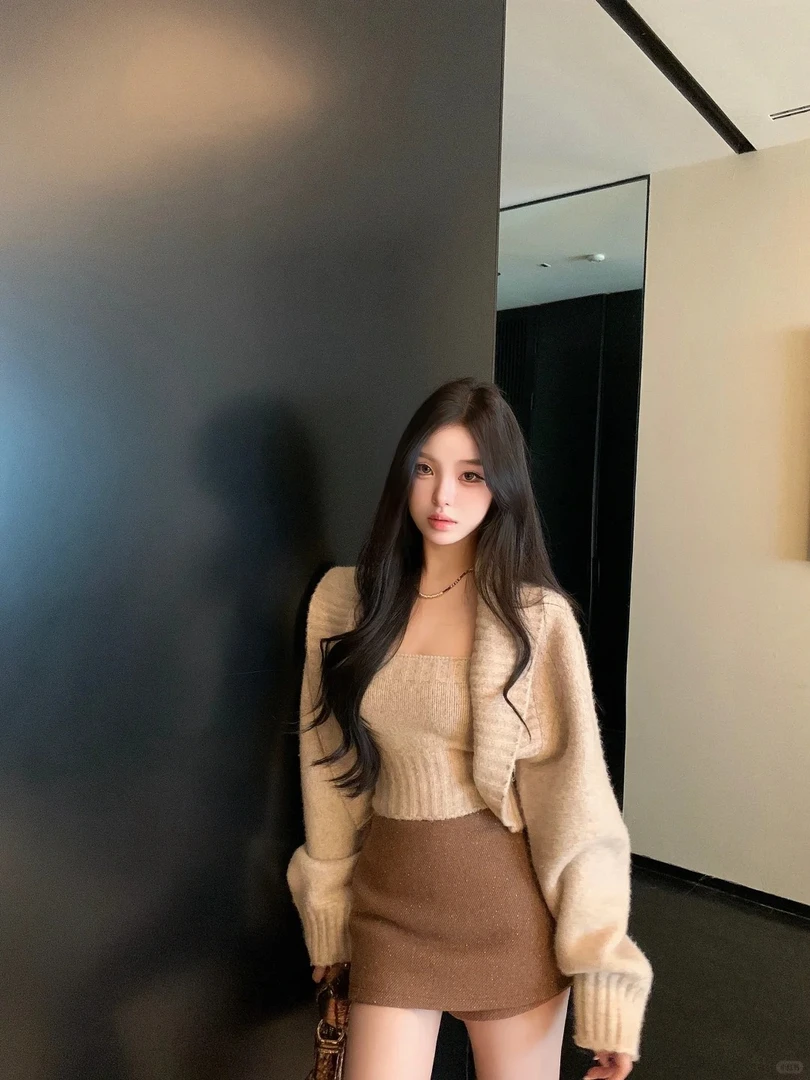 春季新款复古别致软糯针织开衫叠穿抹胸配高腰气质半身裙裤两件套