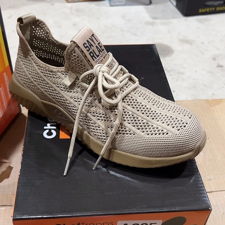 编码835号。40码防砸防刺劳保鞋。