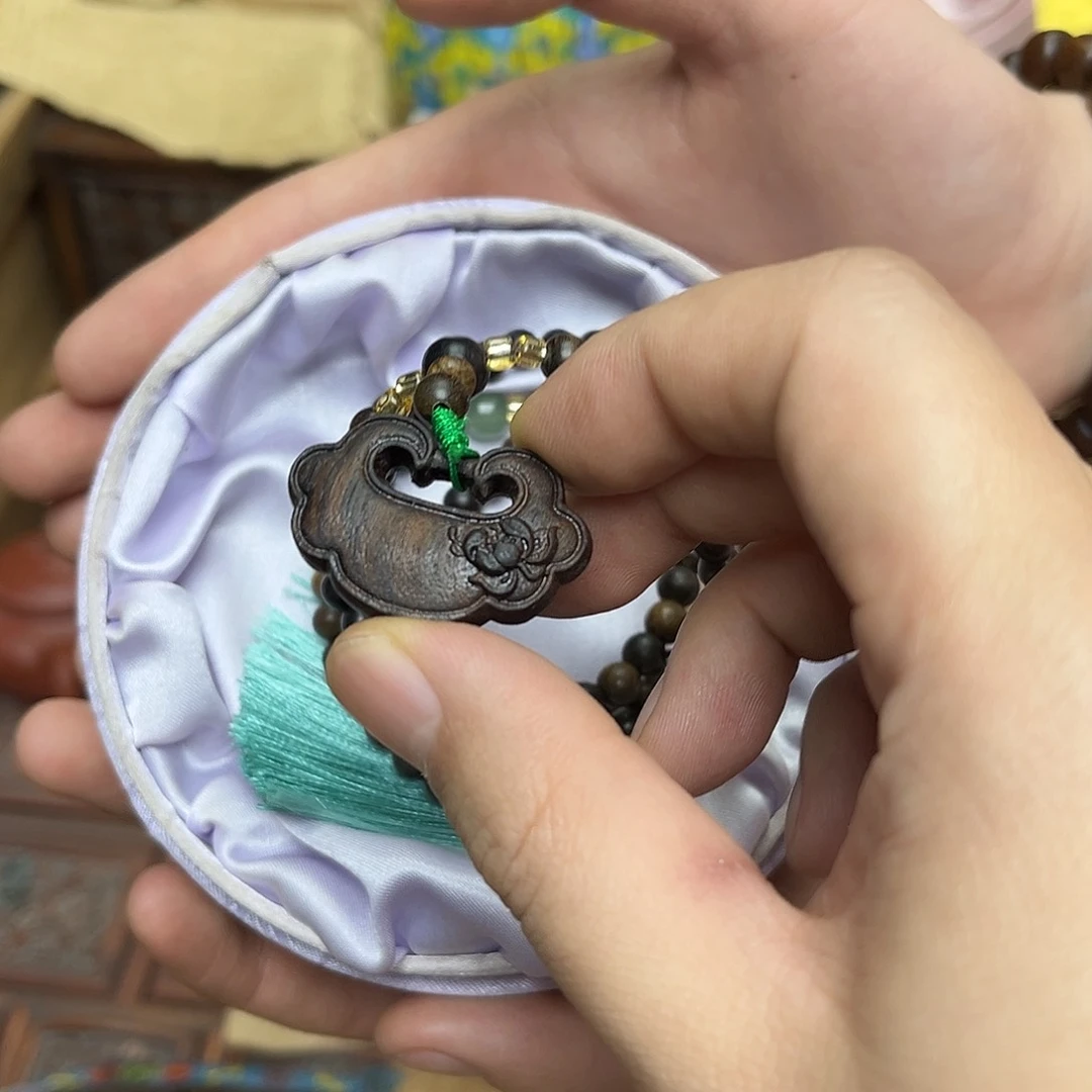 大叶紫檀（黑酸枝木类）