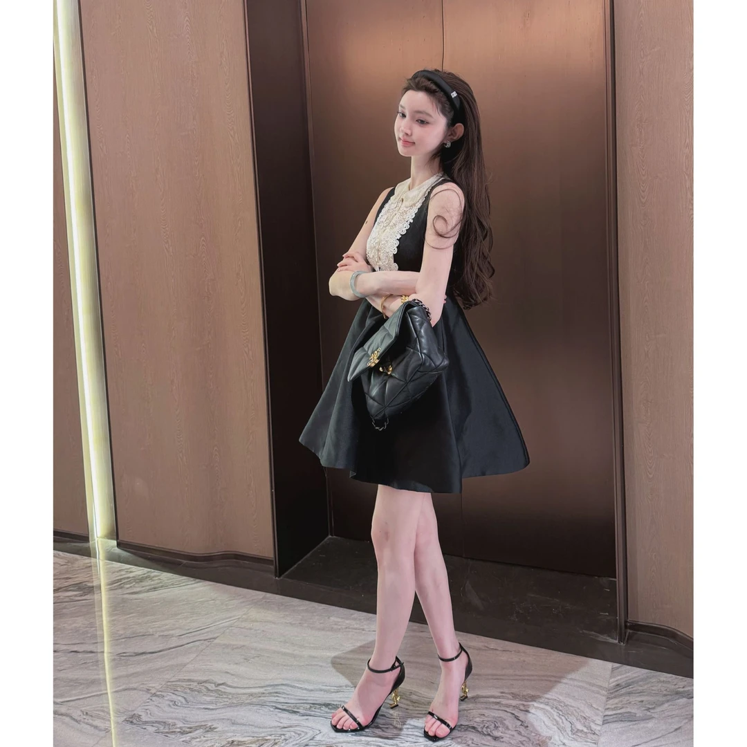 亿蒽 娃娃领蕾丝A版连衣裙 202530101A