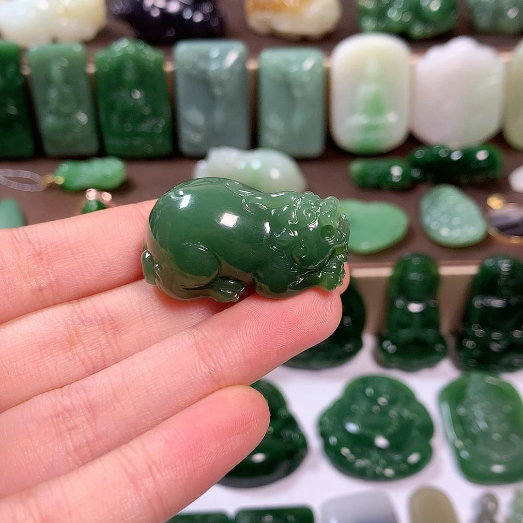 和田玉未镶嵌挂件