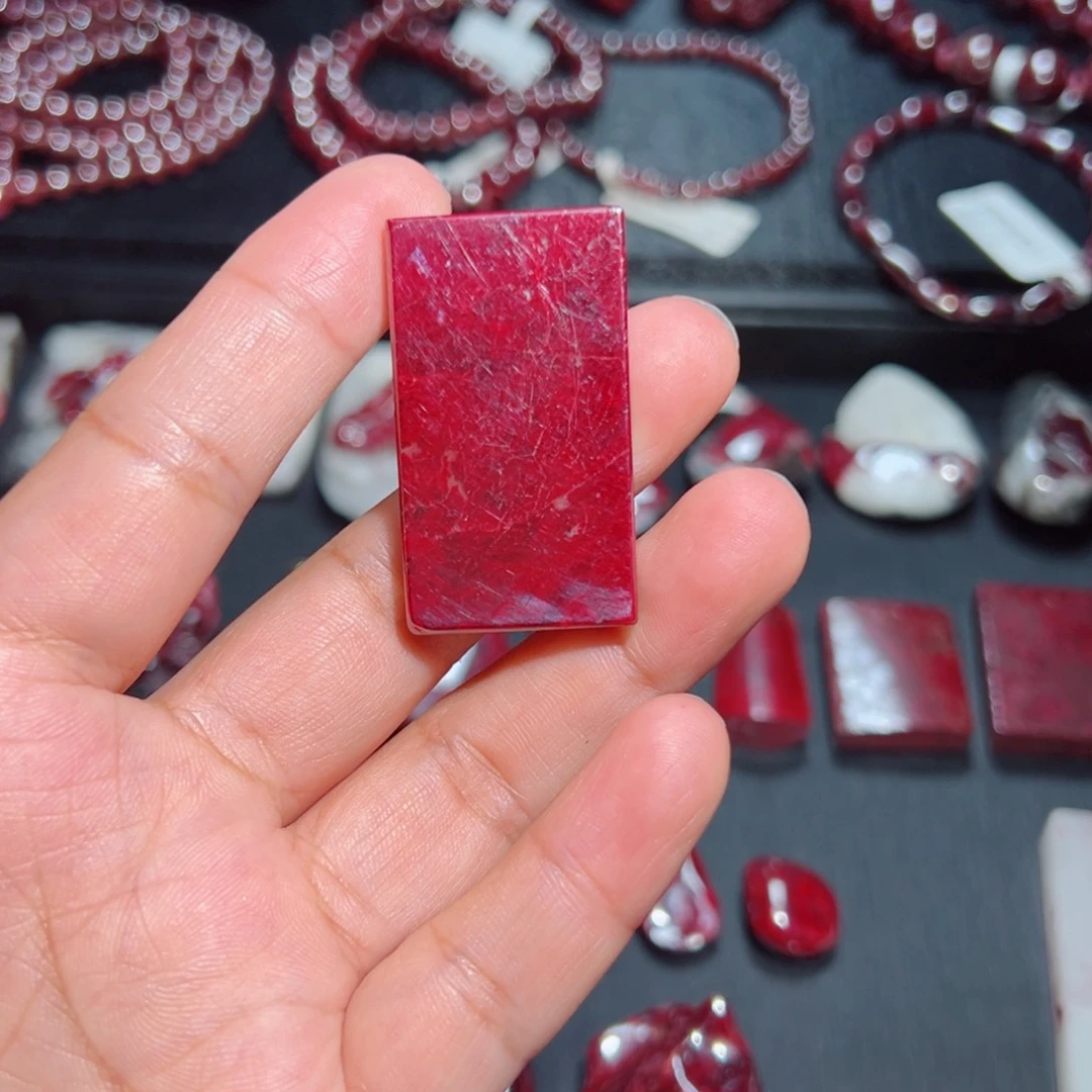 天然辰砂翩*丶天然原矿无事牌33.6克