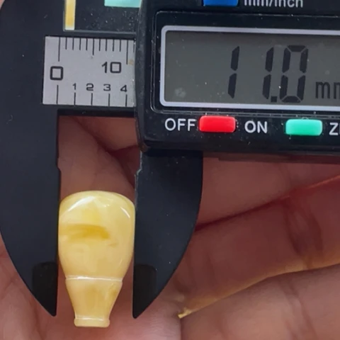 【闪购商品】未镶嵌蜜蜡裸石65杂