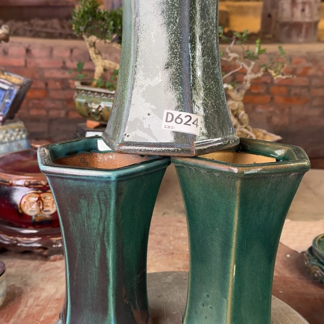 红泥花盆小*头624。