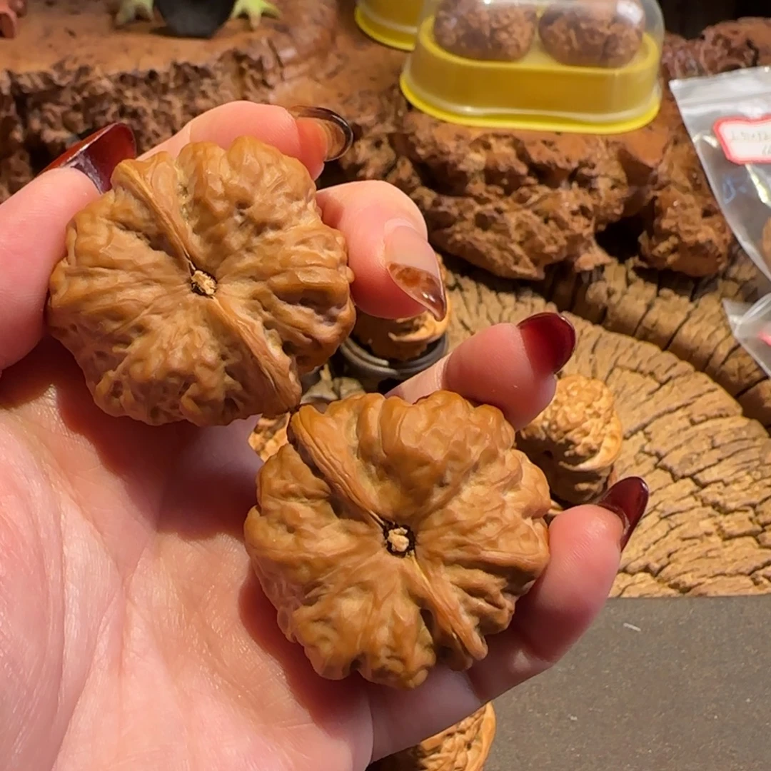 芒***子把件文玩核桃燕山核精品文玩核桃蛤蟆头