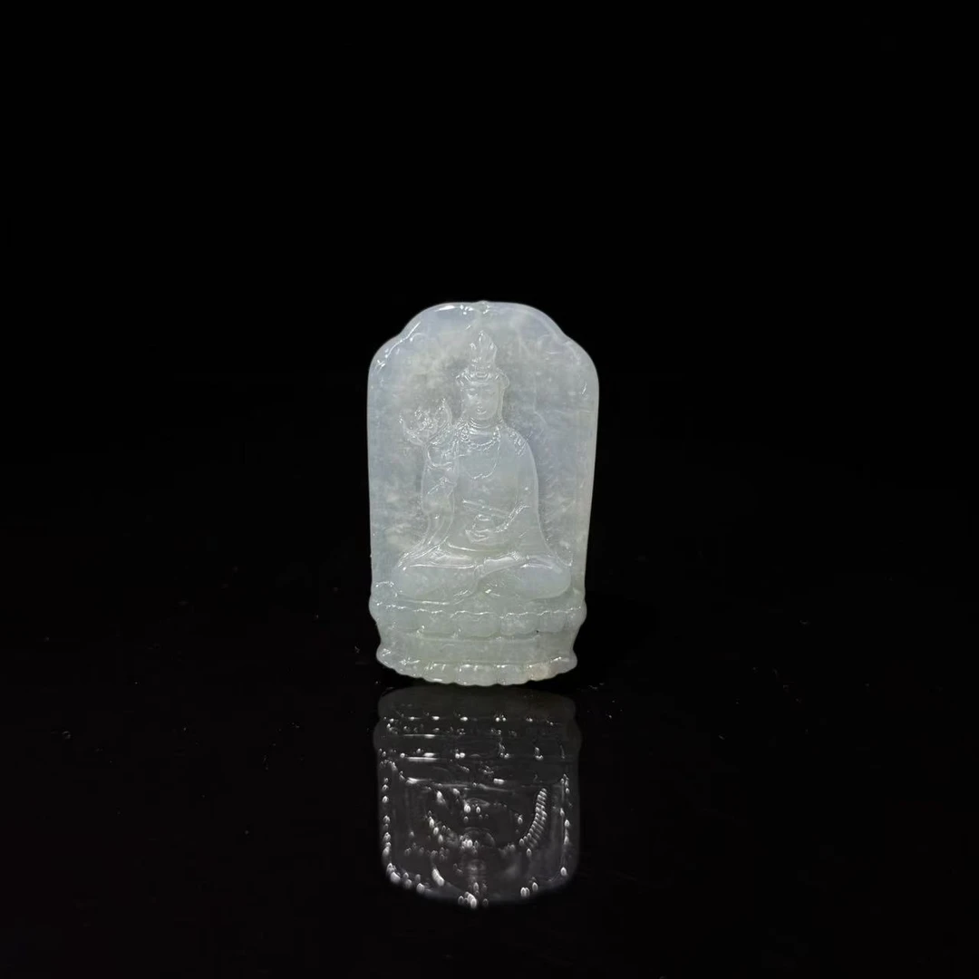 112187天然缅甸翡翠A货莲花观音//拍卖