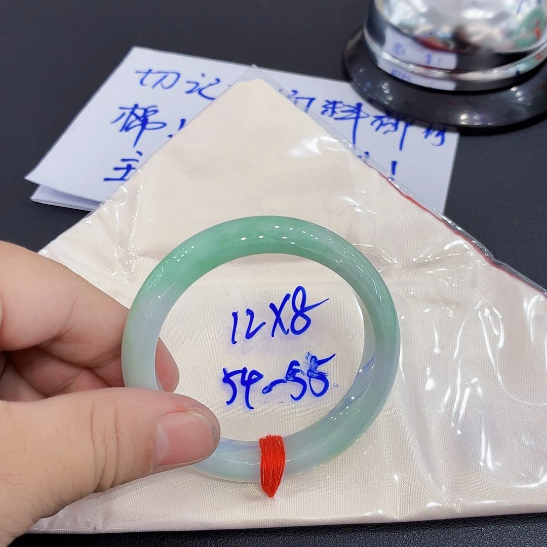 翡翠未镶嵌手镯天然缅甸翡翠手镯