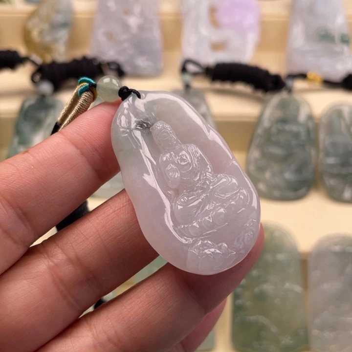 颈饰未镶嵌翡翠玉