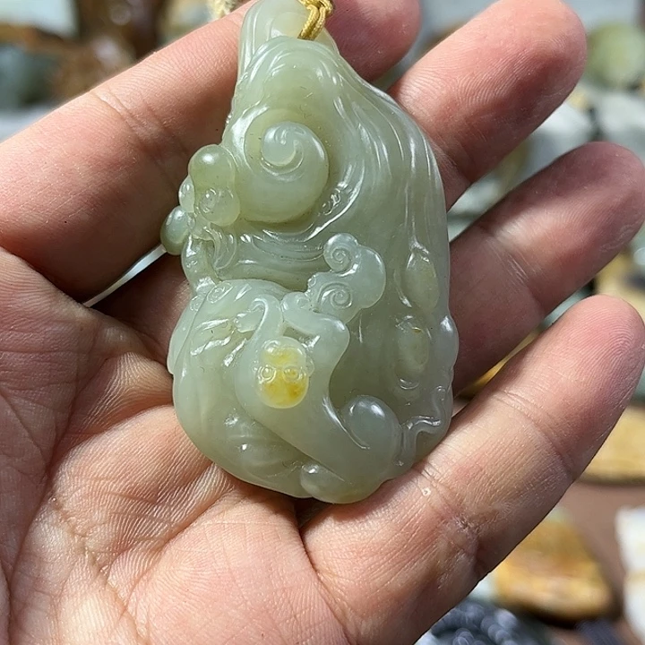 行***者和田玉未镶嵌把件