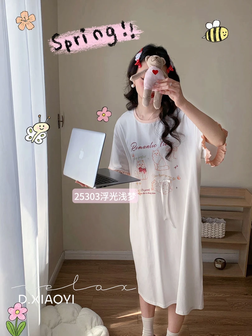 福秒-线条猫咪~木耳边宽松中长款睡裙（YWSY25303#）爱唯依