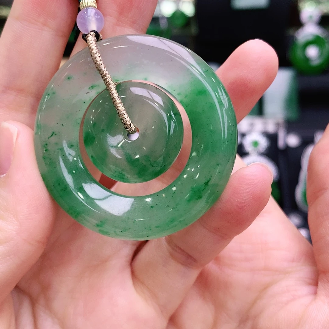 石英质玉吊坠未镶嵌