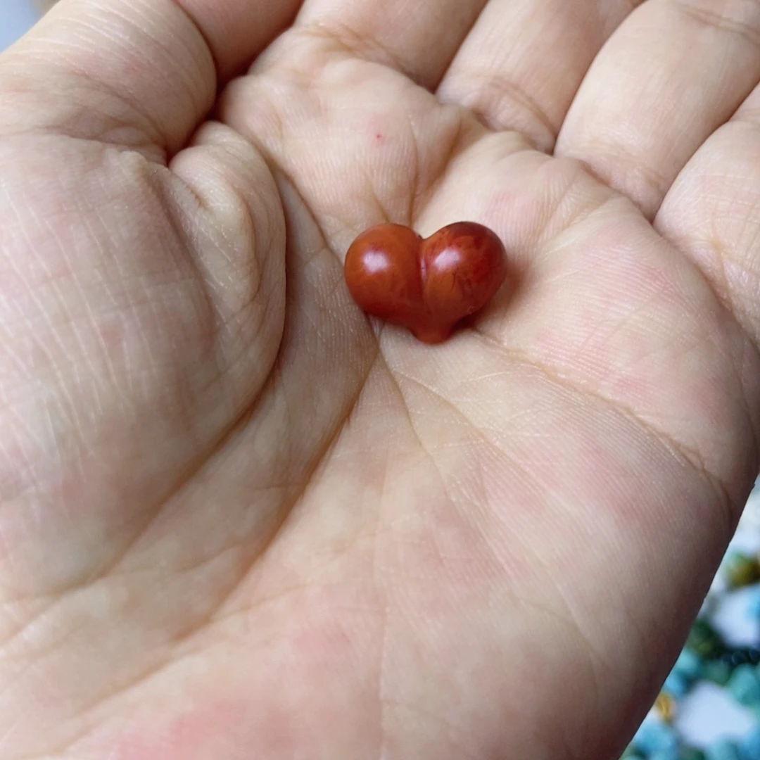 蕊***汇未镶嵌配饰南红玛瑙