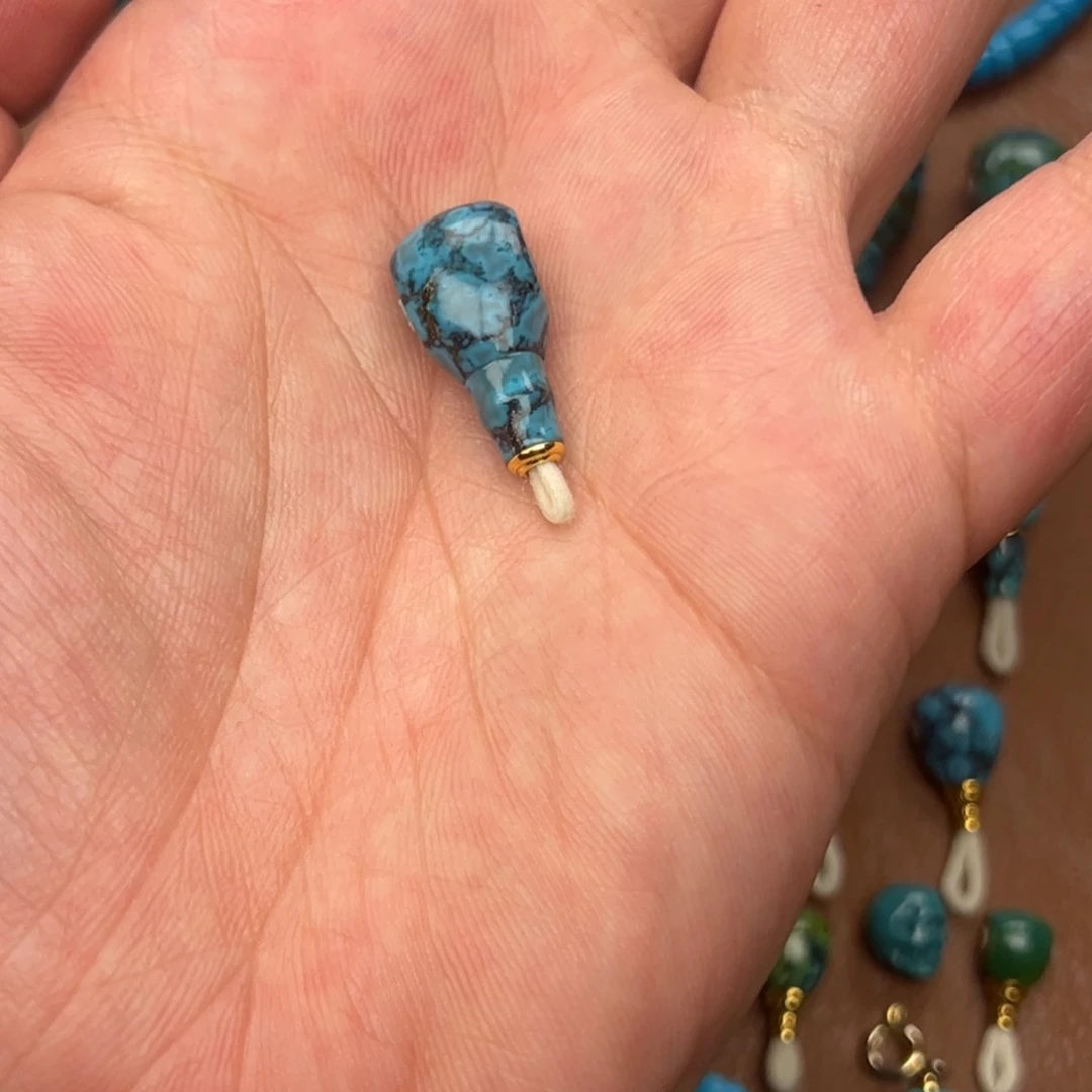 A***n绿松石未镶嵌颈饰