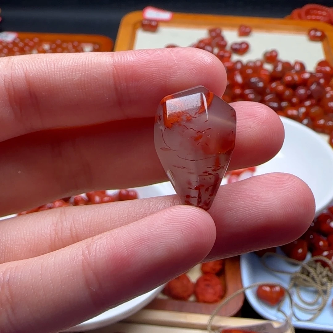 南红玛瑙未镶嵌挂件
