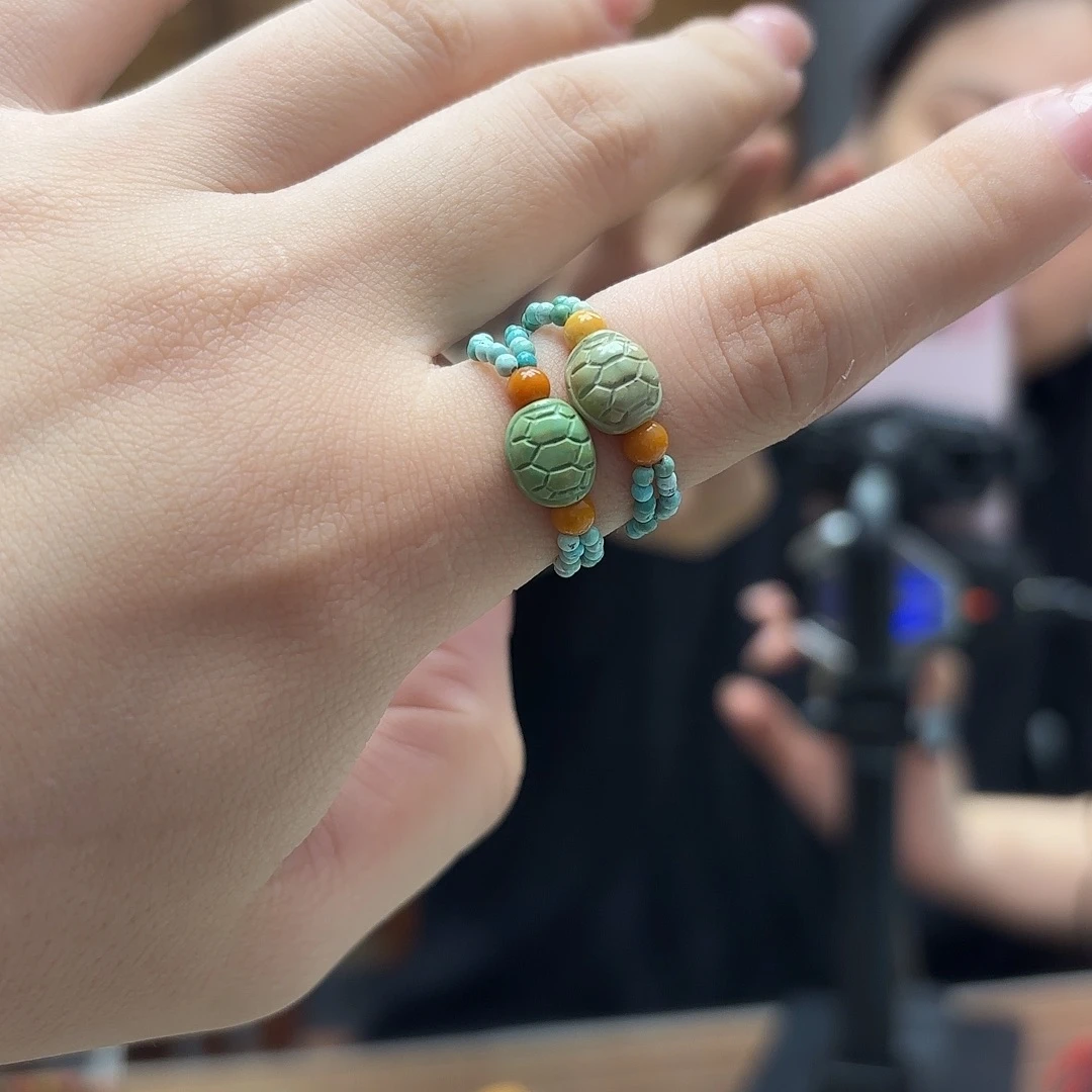 琥珀未镶嵌手链戒指多样性发其一