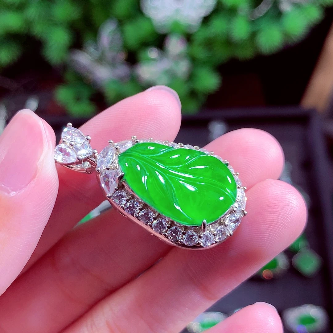 颈饰未镶嵌翡翠天然