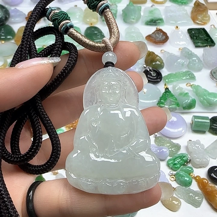 翡翠颈饰未镶嵌白冰素衣观音