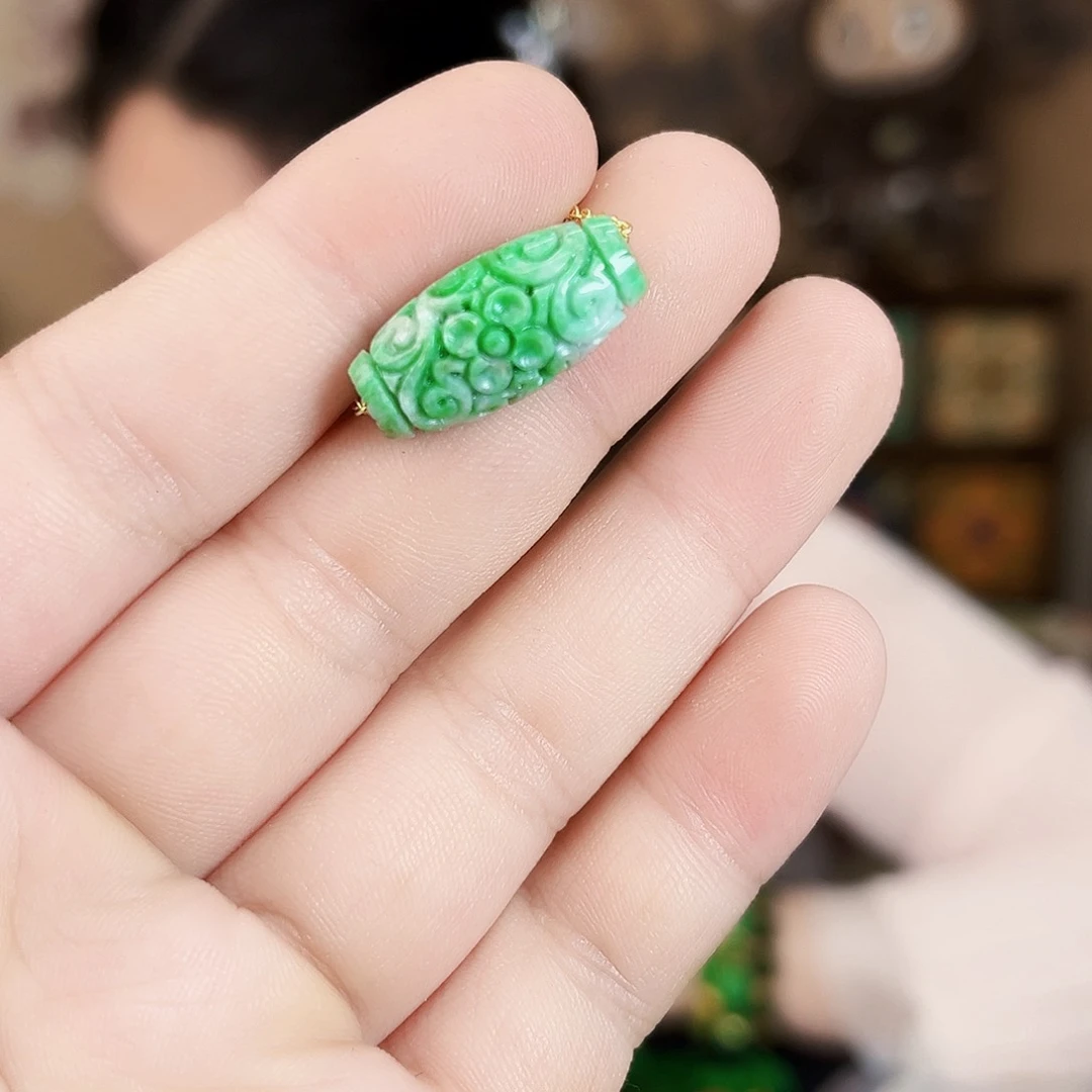 翡翠未镶嵌颈饰吊坠