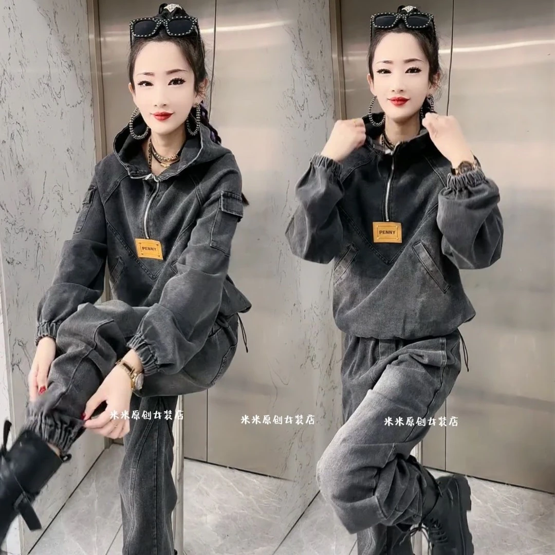 2025秋新款网红牛仔套装连帽半拉链卫衣版上衣束脚裤两件套后拉链