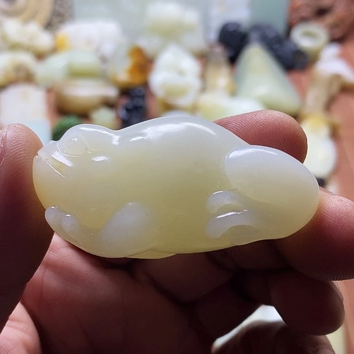 红***火和田玉未镶嵌挂件