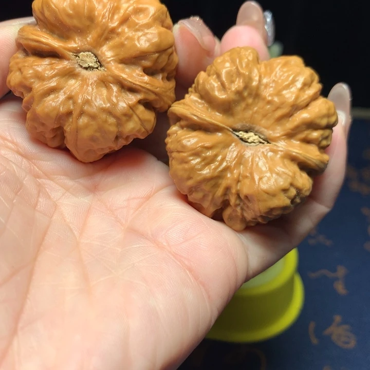 梁***叔文玩核桃吊坠0002