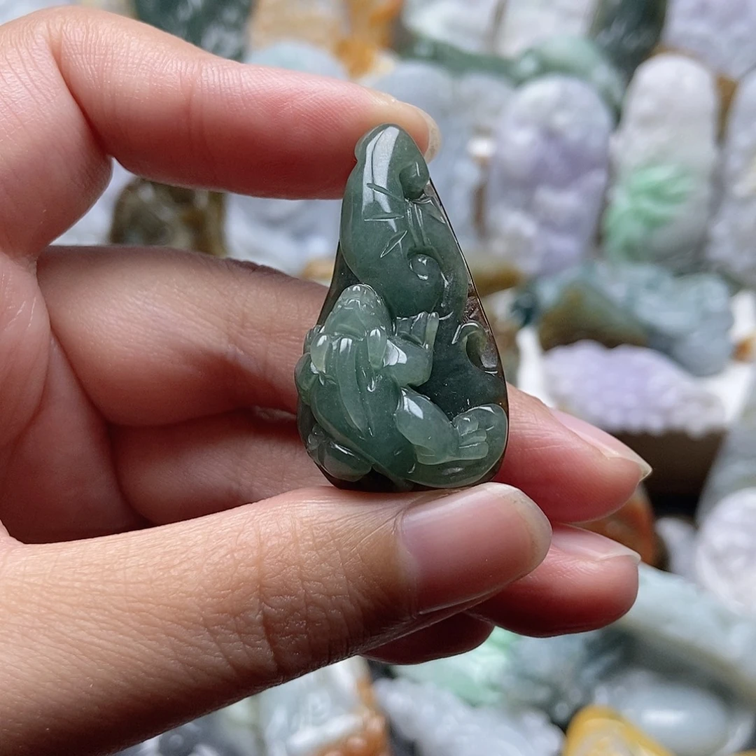 翡翠未镶嵌颈饰翡翠