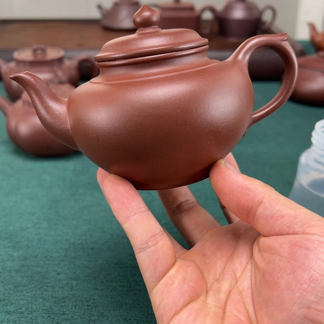 茶壶紫砂新**快汽修厂的工人也
