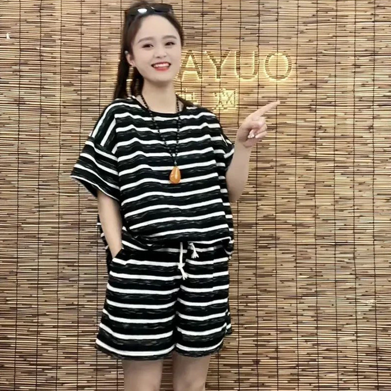 夏季大码女装时尚条纹短袖T恤短裤宽松遮肉显瘦休闲两件套装