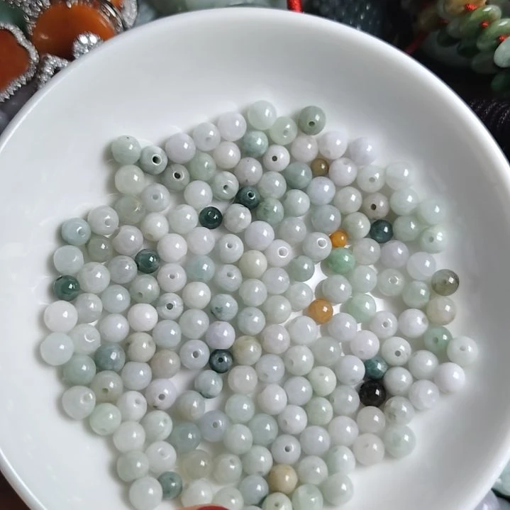 翡翠未镶嵌颈饰珠子一碗