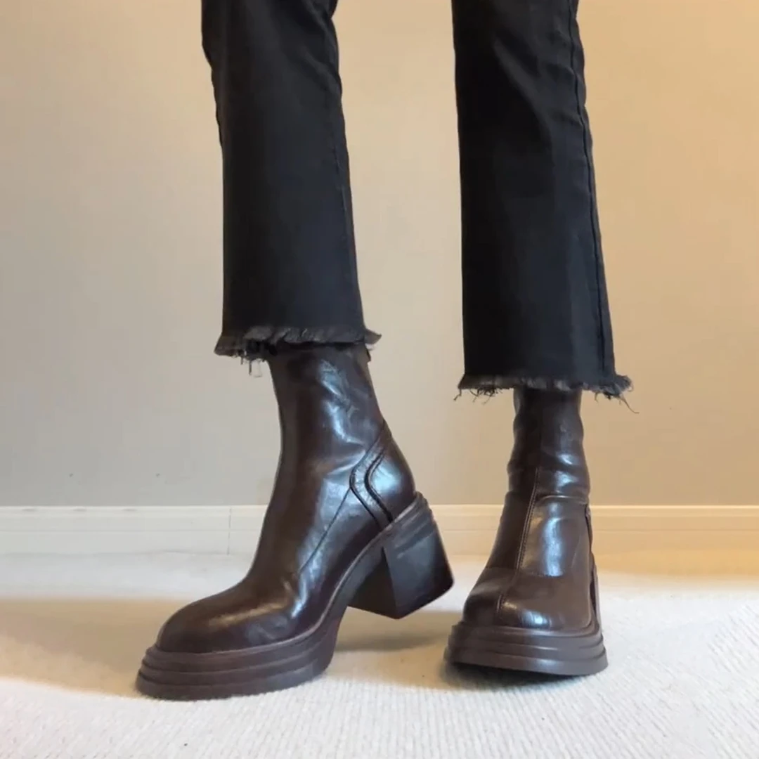 新款棕色复古显瘦厚底增高马丁靴女简约后拉链粗跟复古瘦瘦靴女