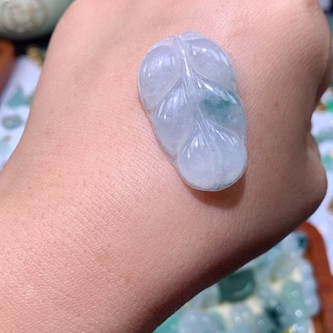 颈饰未镶嵌翡翠叶子