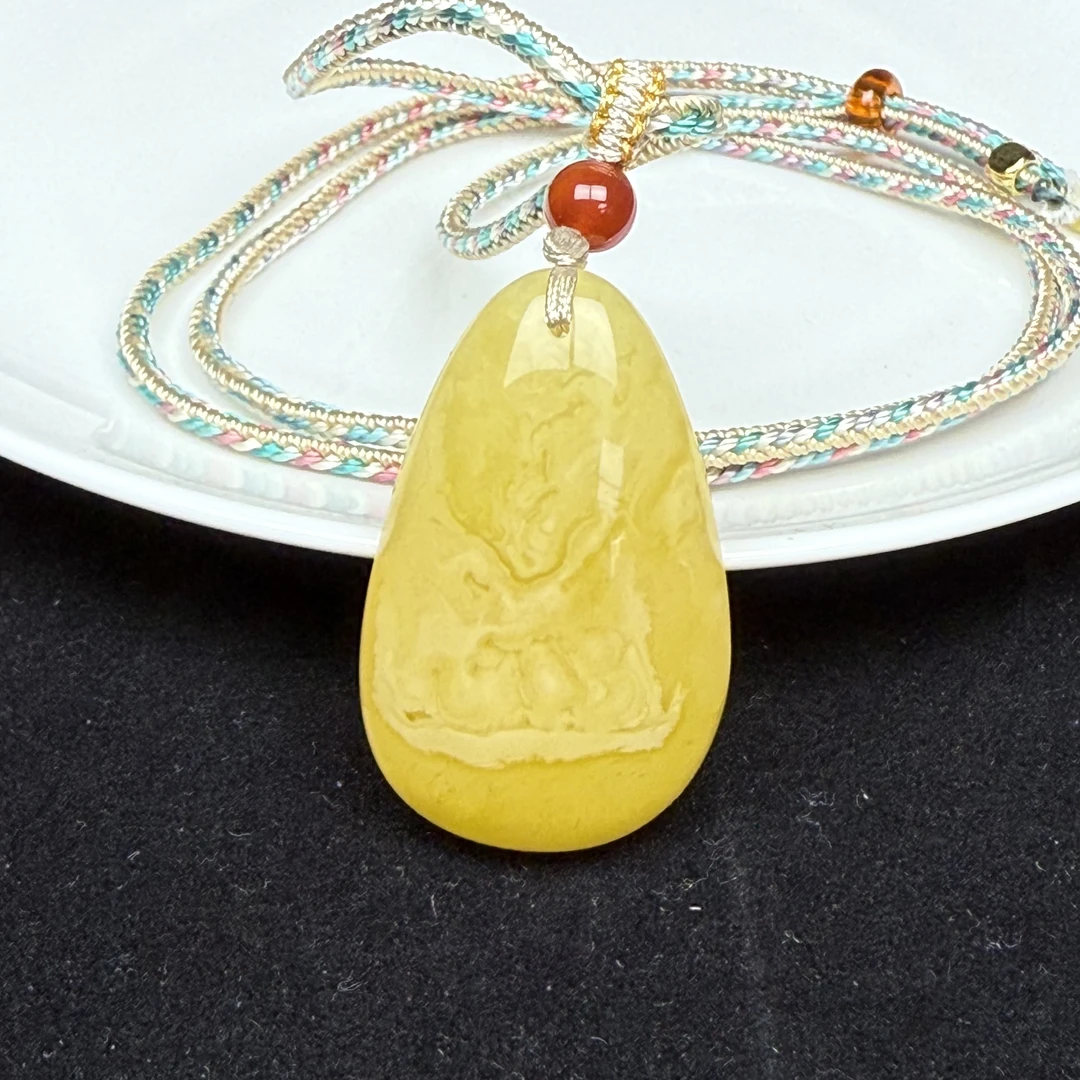 Y6669天然蜜蜡制品 俄料小水滴25*40*10mm 一物一图假一罚十