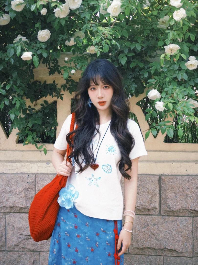 俏皮活泼小清新可爱减龄高腰夏日油画风直筒蓝色碎花群海岛穿搭