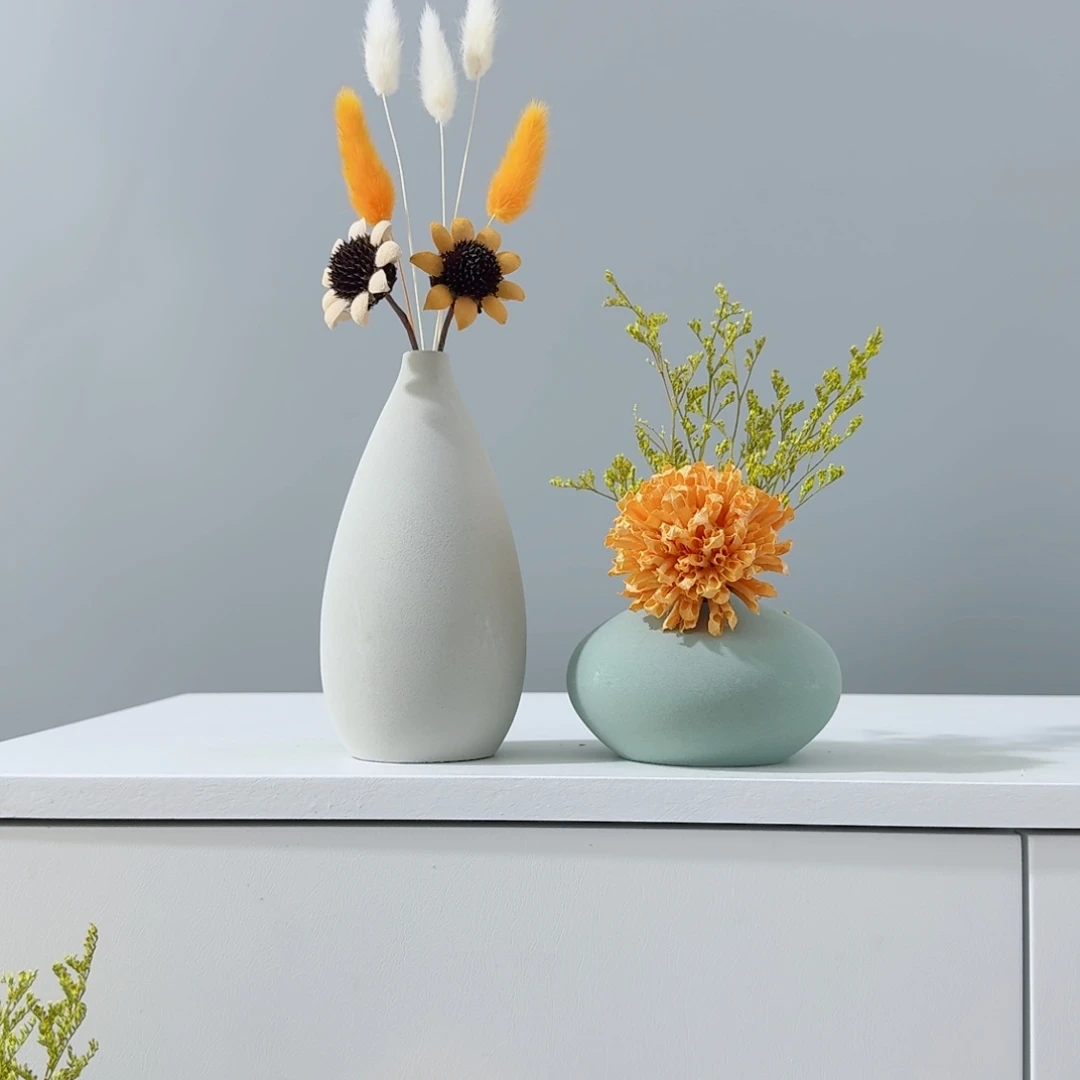 摆件陶瓷小花瓶含花总高约20-30cm