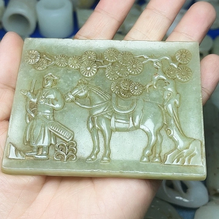 成***功和田玉（青白玉）未镶嵌挂件