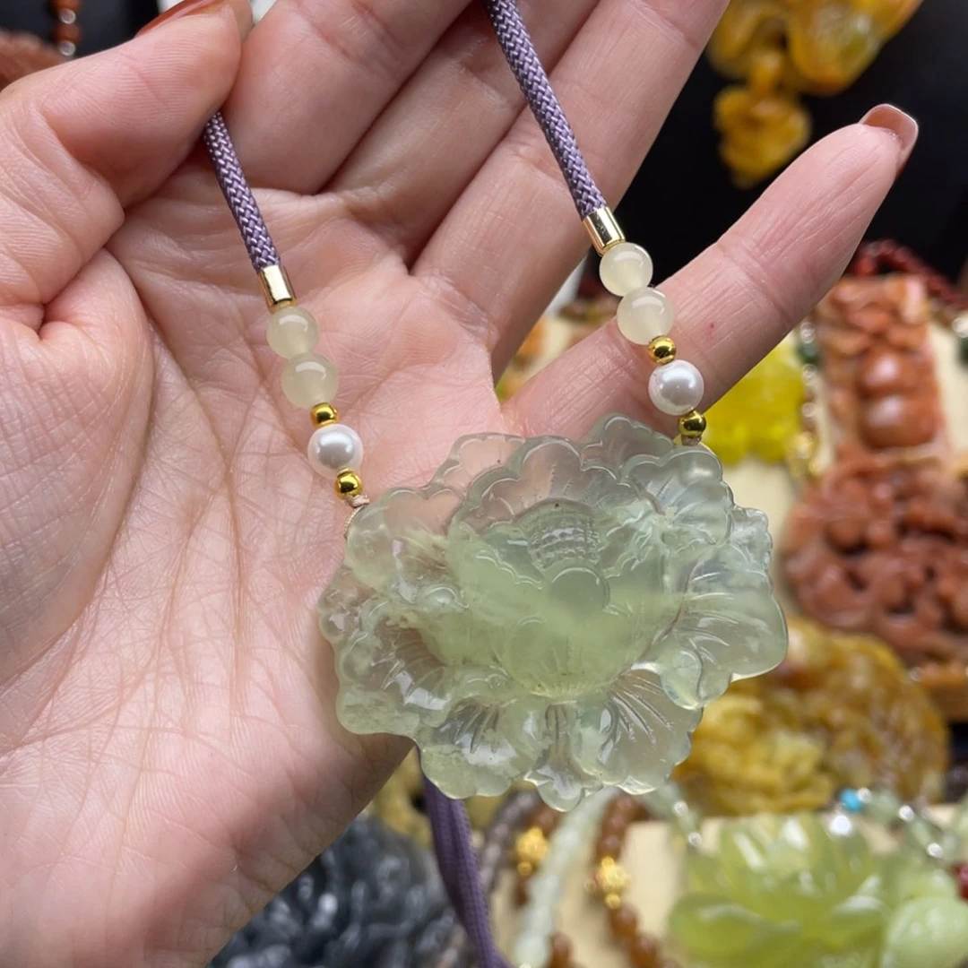 未镶嵌蛇纹石玉颈饰