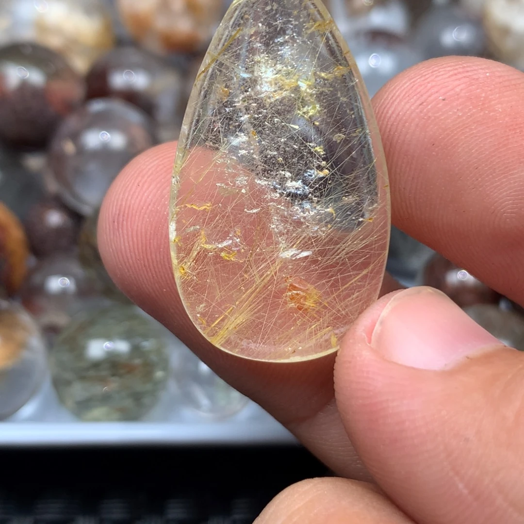 露***香未镶嵌颈饰水晶水晶