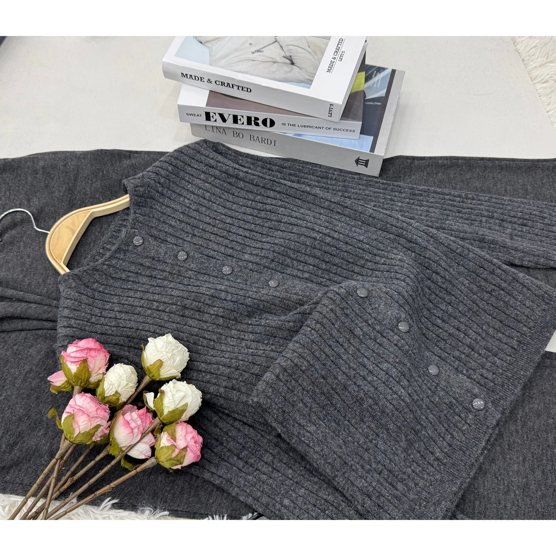 【灰色圆领开衫】秋季新款时尚气质上衣QC2353