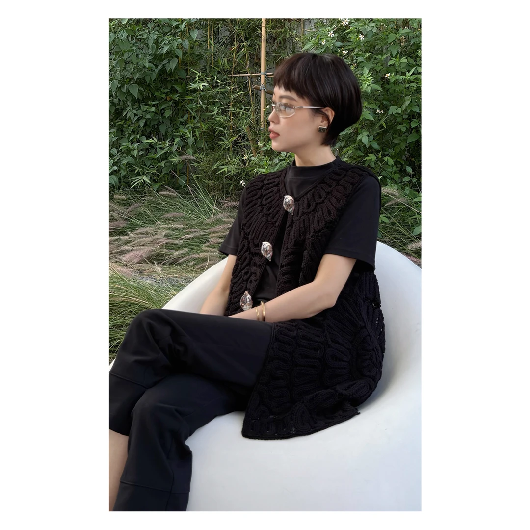 LIABLER/励 P25春夏镂空勾花醋酸扣开衫无袖上衣 LSS25318J