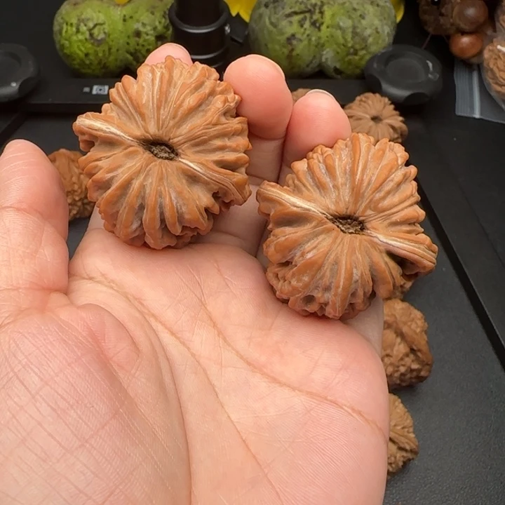 林***A42尺全品四座楼文玩核桃