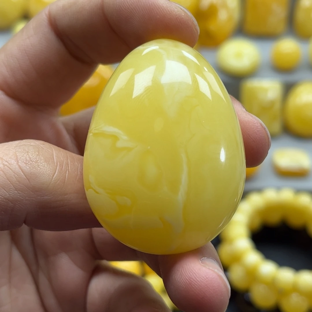 蜜蜡未镶嵌珠宝奇石