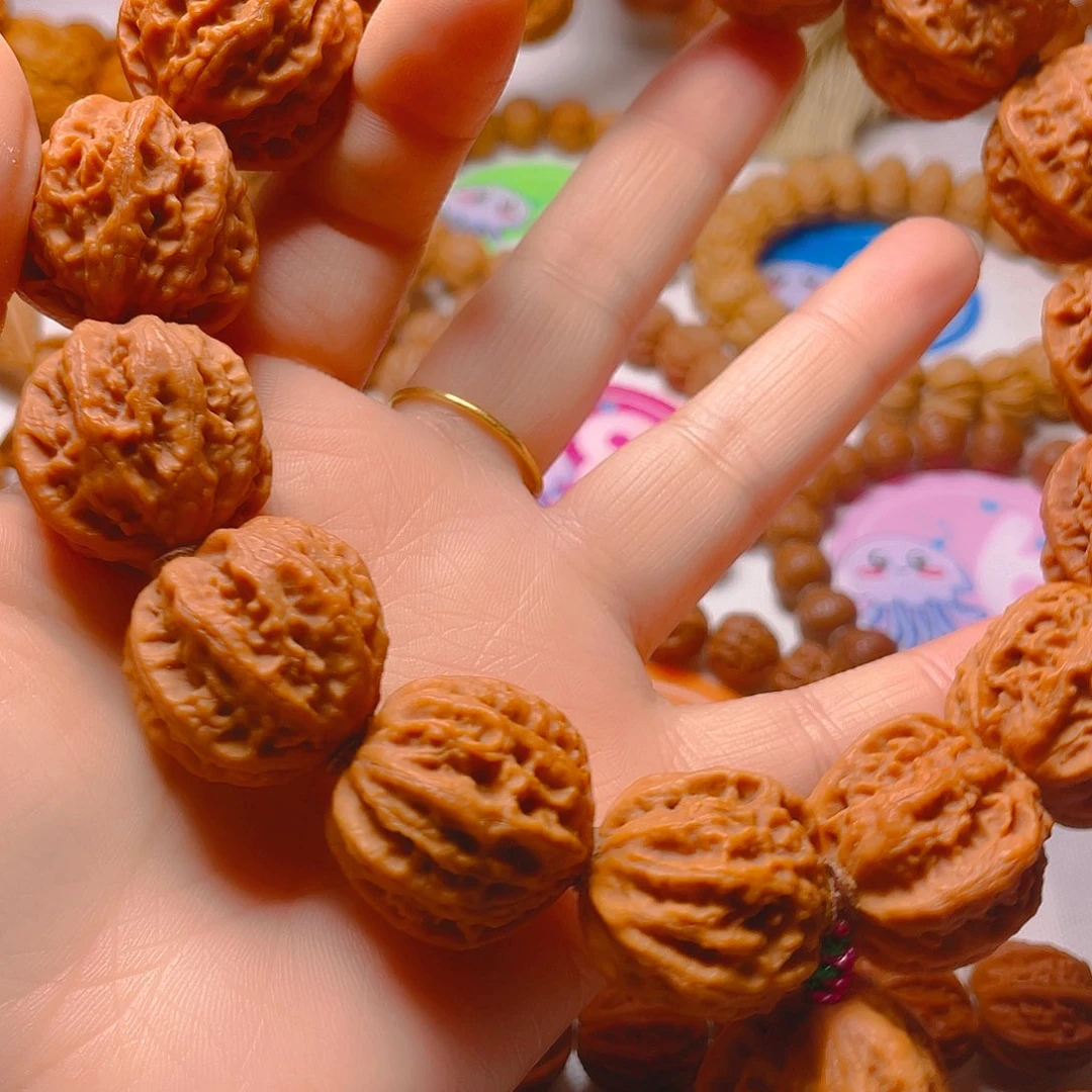 楊***吊坠文玩核桃京八棱