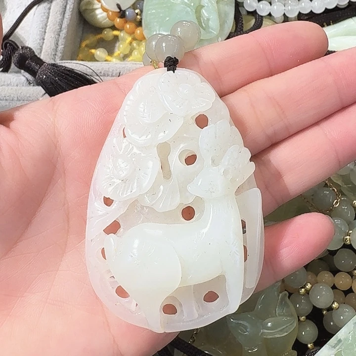 岫玉合金颈饰吊坠