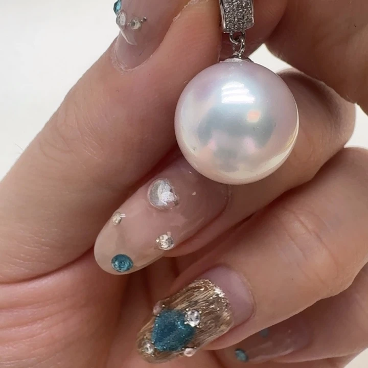 颈饰18K金镶嵌海水珍珠