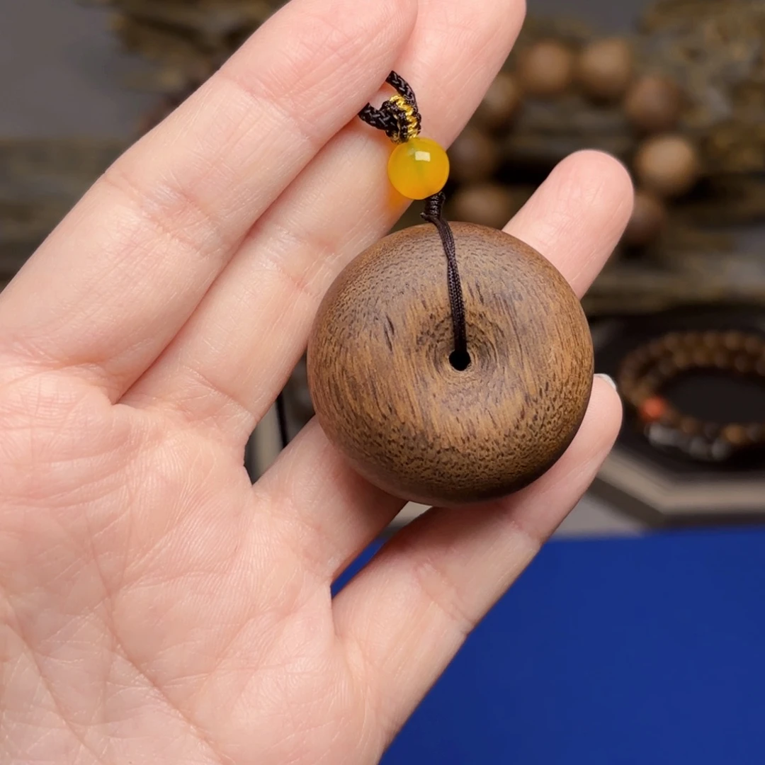 吊坠沉香越南芽庄白棋楠雷击平安扣