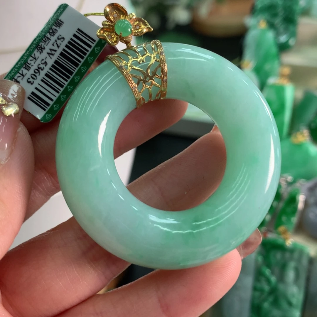 翡翠吊坠(不含链)18K金镶嵌