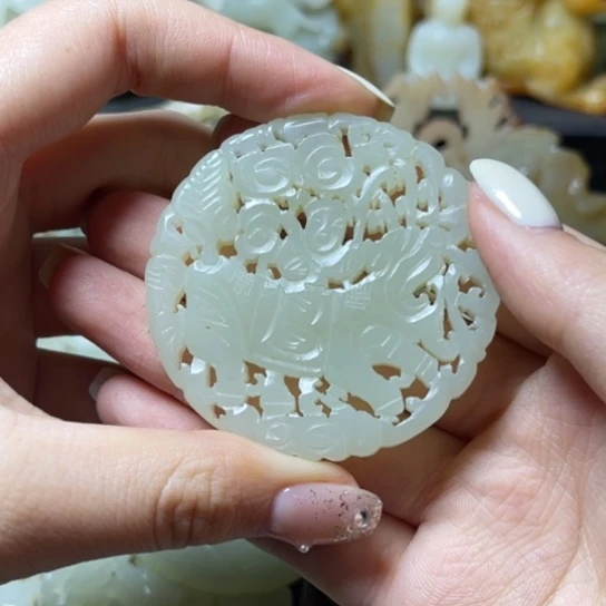 未镶嵌和田玉（糖玉）挂件卷*