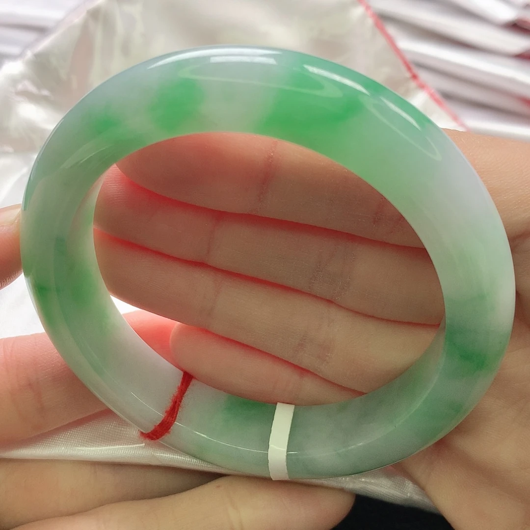 翡翠未镶嵌手镯缅甸5657